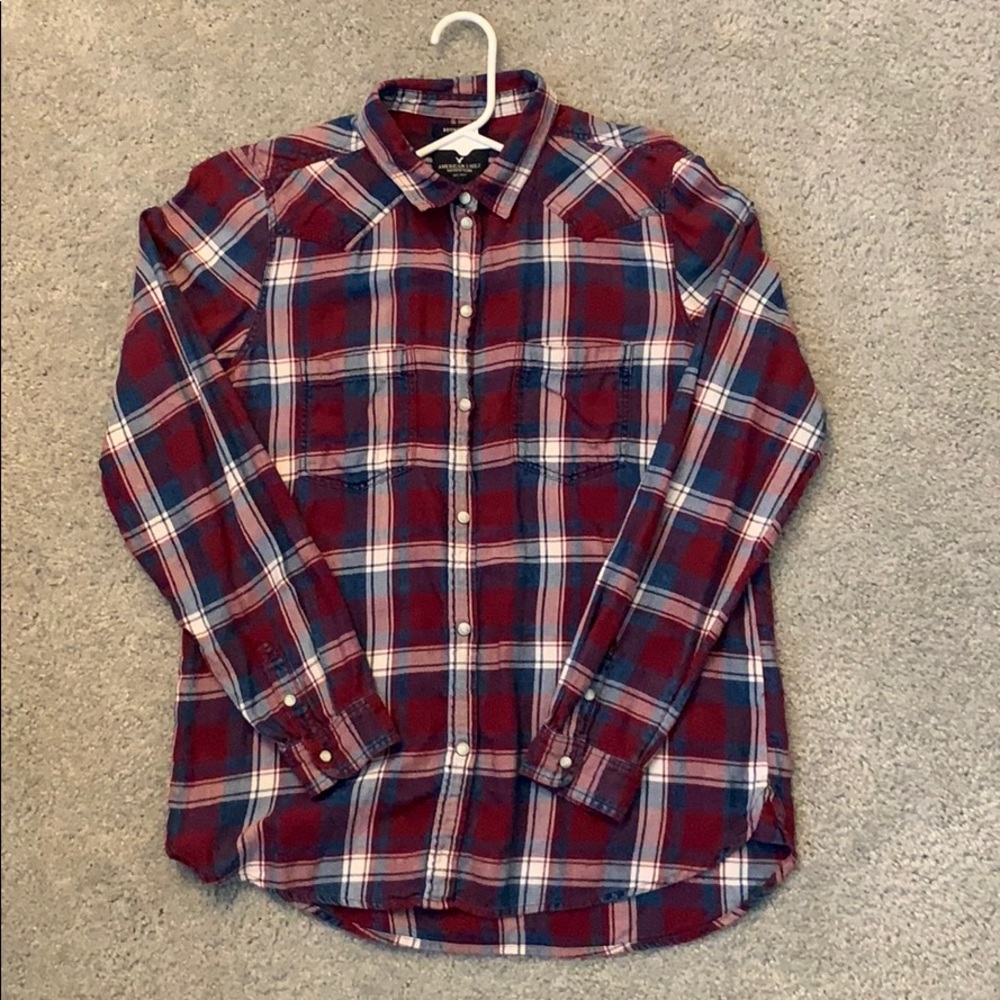 Women’s plaid button down shirt